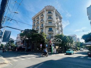 bán tòa chdv góc 2mt tân quy nguyễn thị thập, dt: 15 x 20m. hầm 7 tầng hđt: 350 triệu. giá: 68 tỷ