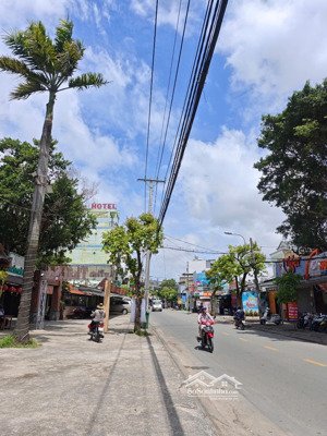 giá tốt - căn góc 2 mặt hẻm xe hơi - nhà đẹp 4 tầng- 66m2 - 5 phút tới nhà ga t3, chỉ 6.x tỷ