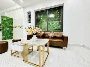 nhà phố lâm tường xây 5 tầng 4 phòng ngủ nội thất cơ bản đầy đủ