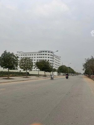chính chủ bán liền kề 9 mở rộng cienco5 mê linh. thằng cổng trường đại học tài chính. 32tr/m