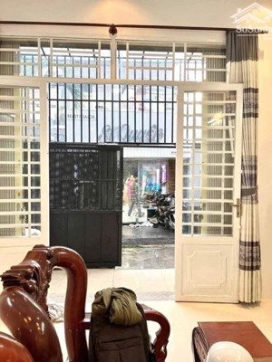 giá quá tốt! nhà còn mới vào ở ngay 63m2 (4,4m x 15m) - 2 phòng ngủ - gần hàng xanh - chỉ 6,3 tỷ