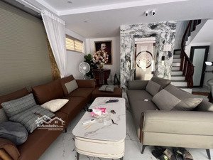 kim ngưu hai bà trưng ô tô mặt tiền rộng giá nhỉnh 8 tỷ 41m2 3 tầng mặt tiền 6.8m