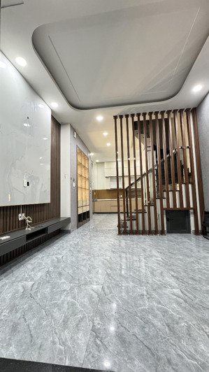 nhà đẹp hxh khu an ninh trường qt co.op mart 4 tầng shr giá 6.3 tỷ. mr huy 