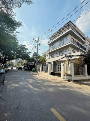 bán đất xây cao góc 2 mặt tiền đường khu phố tây thảo điền, q2, dt: 15x20m cn 300m2 giá : 55tỷ tl