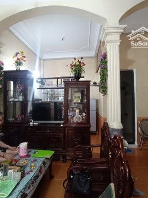 bán nhà trần thái tông cầu giấy dt 36m x 3t x mt 5m giá 6,8 tỷ có thương lượng