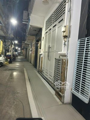 nhà bán đ. đoàn văn bơ khu ra ẩm thực vĩnh khánh, hoàng diệu,nguyễn tất thành qua q1 chỉ 2 phút,