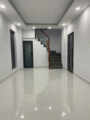 cho thuê nhà mặt tiền - tiện ở và kinh doanh - 2 tầng - xe tải đỗ cửa 24/24 - gần chợ bà chiểu