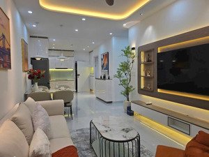 căn hộ nội thất mới 100%, cao cấp dt 71m2 sky garden , q7 phù hợp gd nhỏ