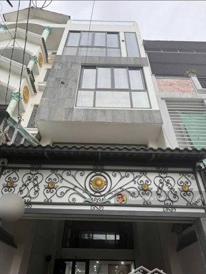 chdv ngay sân bay 4x20m hầm 5 tầng đường phạm văn bạch, tân bình