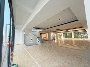 cho thuê siêu mặt bằng 1200m hai mặt tiền kd đa nghành ngay chợ thuận giao