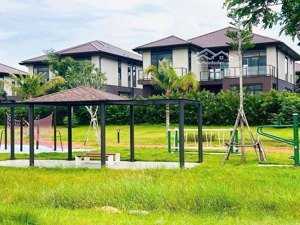 biệt thự 300m2 trực tiếp cđt thanh toán tiến độ giá chỉ 10tỷ, lh: mr. đạt