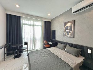 căn hộ một phòng ngủ full nội thất ban công ngay công viên lê văn tám quận 1