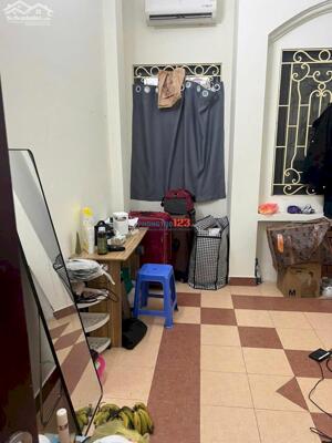Cho thuê nhà 4 tầng phố Hồng Mai, Hai Bà Trưng. Giá: 15tr. LH: 0937158386
