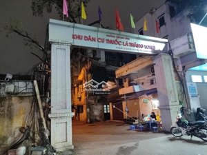 chuyển nhượng căn hộ tập thể thuốc lá thăng long, 42m2, 2pn, vs, khách, bếp. giá 1,7 tỷ