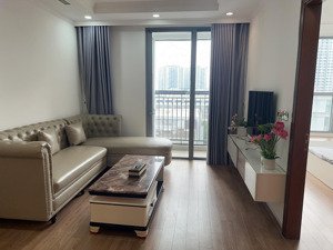 chính chủ cho thuê cccc full nội thất đẹp- 79m2- toà vip park 10 times city
