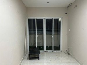 cần bán chung cư bàu cát 2, thang bộ sổ hồng đầy đủ giá 2 tỷ 50 triệu, 2 phòng ngủ. lh 