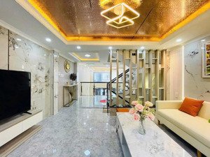 nhà siêu đẹp nằm ngay mtđ nguyễn thị thập, q7 giá 4.5tỷ, shr, sang tên công chứng trong ngày