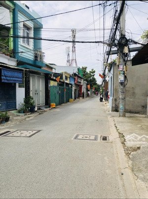 bán đất mt đ49, hbc thủ đức tặng luôn căn nhà cũ còn khai thác được, góc 2mt full thổ cư 118m2
