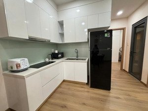 chính chủ cho thuê căn hộ viva plaza nhà mới 75m2, 2pn view đẹp giá 10tr5/th, lh ngay 