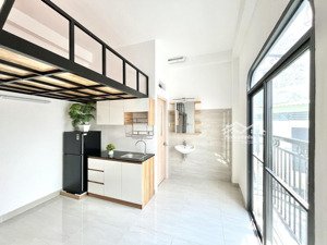 chính chủ cho thuê ch quốc lộ 13 gần đh luật - đh hutech - gtvt, phòng full nội thất cửa sổ lớn