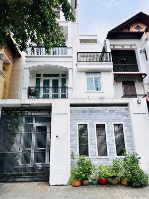 nhà đường nguyễn gia trí 7x20m trệt 3 lầu cho thuê