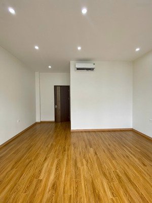 chính chủ cho thuê căn hộ 80m², 2pn tại chung cư kim liên. mặt đường lớn phạm ngọc thạch, đống đa