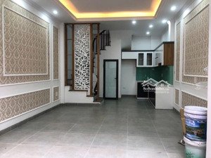 gần tttm thanh trì, nhà dân xây, ngõ nông, lô góc 10m ra ô tô 34m2, 4 tầng, 5,65 tỷ