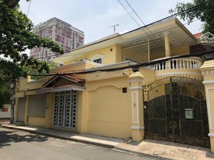 bán căn biệt thự ba mặt tiền hẻm xe hơi rộng đường thanh đa p.27 bình thạnh(20 m x 32 m) giá: 65 tỷ