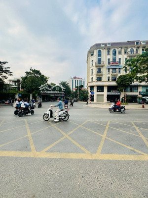 chủ cần bán hạ chào 1 tỷ, biệt thự đơn lập vạn phúc, hà đông, 165m2, 4 tầng, mặt tiền 11m