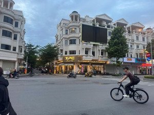 siêu phẩm! bán căn góc 2 mặt tiền khu cityland nguyễn oanh- dt 10x15m 5 tầng hđt 120tr/th giá 33 tỷ
