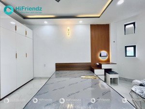 trống lại siêu căn hộ đầy đủ nội thất, có ban công thoáng mát, được nuôi pet