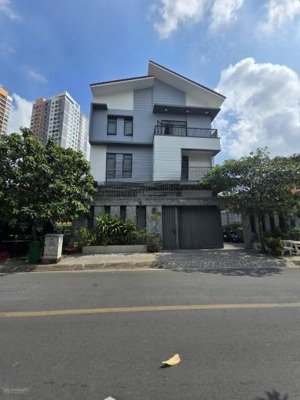 bán gấp thanh lý biệt thự góc 2 mt có hồ bơi khu dân cư vip quận 2 (10mx20m) giá 30 tỷ