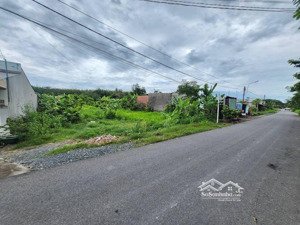 đất long hòa mà cách kcn cây trường chỉ 2km. em sỉ 4 miếng thổ cư xây trọ được