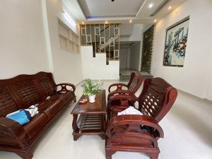 cho thuê nhà gần công viên hồ nghinh. gần biển phạm văn đồng