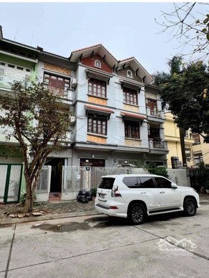 cho thuê nhà nguyễn cơ thạch, dt 110m2, 4 tầng, mt 7m, thông sàn, nhà đẹp, 35tr/tháng