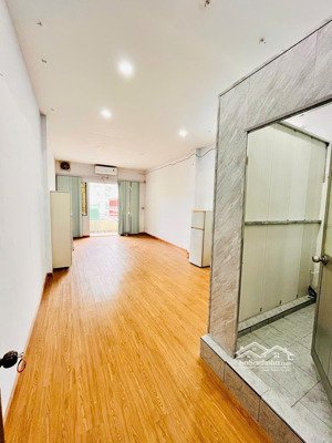 nhà tín sắp trống 1 phòng lầu 1 có ban công, diện tích 40m² sẵn sàng cho thuê ngày 31/08/2025