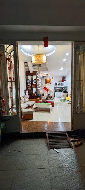 hẻm xe tải thông 4*17m 2 tầng gồm 3pn - 2wc nguyễn thế truyện - phường tân sơn nhì