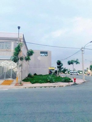 cần bán gấp lô đất góc vị trí đẹp khu vực bình dương