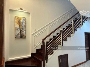 cần bán gấp mặt tiền cư xá lữ gia, dt: 4x20m trệt, 3 lầu, sân thượng, 5 pn, 5 wc, 16 tỷ tl