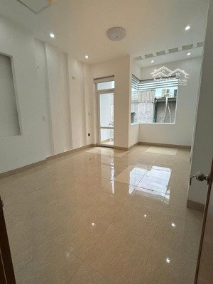 cho thuê nhà 4 tầng kiệt oto hoàng diệu, trung tâm hải châu diện tích: 55m² x 4 tầng trống suốt