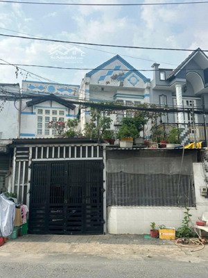 cần bán căn nhà sổ hồng riêng mặt tiền đường nhựa