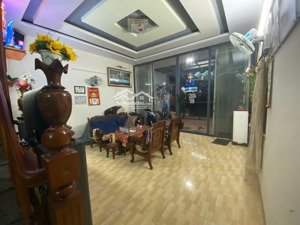 tôi cần bán nhà 2 tầng mặt tiền đường 5m5 lề 3m, gần ngay kđt lake side