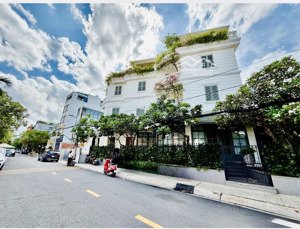 cho thuê biệt thự căn góc thảo điền, quận 2 1200m2 thiết kế siêu đẹp