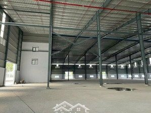 kho, nhà xưởng còn trống tại cẩm lệ, dt 300m2 và 800m2 đường xe container cho thuê giá 14 tr/th