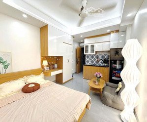 bán tòa apartment nguyễn chí thanh 20 phòng nội thất 5 sao, dt 1.2 tỷ, 20m ra ô tô, 82m