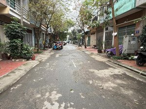 rẻ nhất khu vực. chính chủ cần bán nhanh nhà phân lô nguyễn thị định, dt 50m2x4 tầng giá hơn 18 tỷ