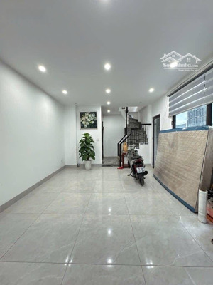 bán nhà gia thụy - phố nguyễn sơn: 40m2 6t - lô góc hai mặt thoáng, full nội thất. gía 12tỷ nhỉnh