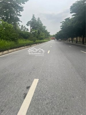 hoa hậu phúc lợi - long biên 5 tầng ngõ thông ô tô - full nội thất - chỉ 5,7 tỷ