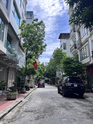 chính chủ bán nhà lk 97m2 ở kđt văn quán, hà đông, phân lô, vỉa hè, ở sướng, kinh doanh văn phòng