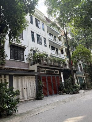 cho thuê nhà liền kề mới tinh khu đô thị trung văn, dt 95m2 x 5t, mt 5m. gía 27 tr/th